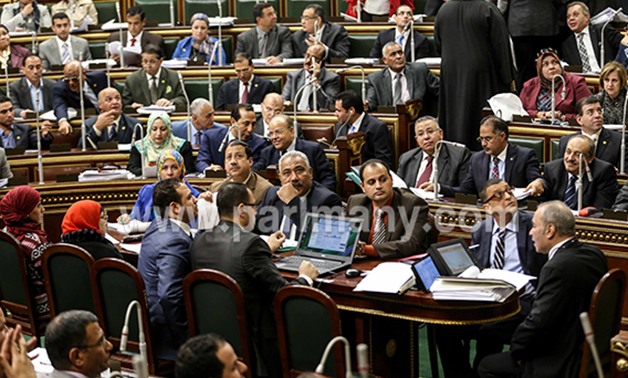 أعضاء مجلس النواب يوافقون على قانون الأسلحة والذخيرة فى جلسة البرلمان اليوم