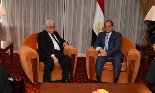 محود عباس "أبو مازن" يهنئ الرئيس السيسى والشعب المصرى بحلول عيد الفطر المبارك