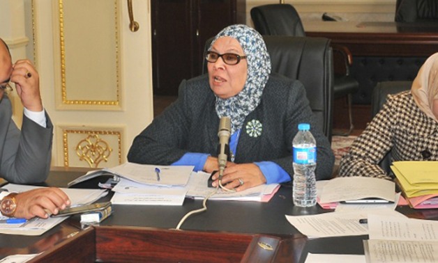 نائبة برلمانية : "يجب قص لسان كل من يفتى بغرض النيل من المرأة"