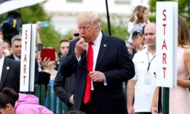 "نحمل البيض لأمريكا".. ترامب وأسرته يحتفلون بعيد الفصح على طريقتهم "صور"
