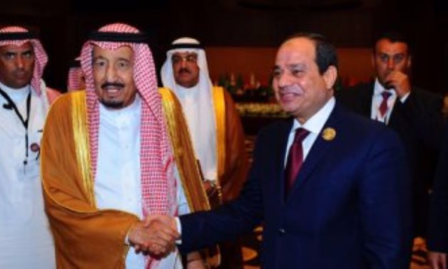 الرئيس السيسي يصل مركز الملك عبد العزيز للمشاركة فى فعاليات قمة الرياض