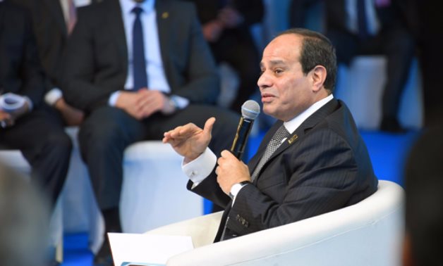 الرئيس السيسى: "المرأة المصرية أكثر من نصف المجتمع و ياريت الرجالة ميزعلوش"