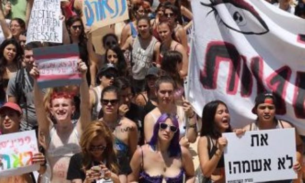 بالصور.. مظاهرة لعاهرات إسرائيل للمطالبة بالحماية من العنف الجنسى والرجال النصابين
