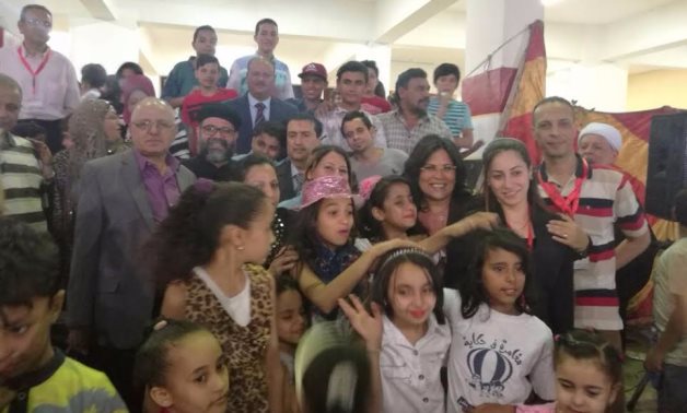 بالصور.. أطفال مدرسة سعد زغول والجبرتى يعرضون أوبريت الشهيد بحضور منى جاب الله