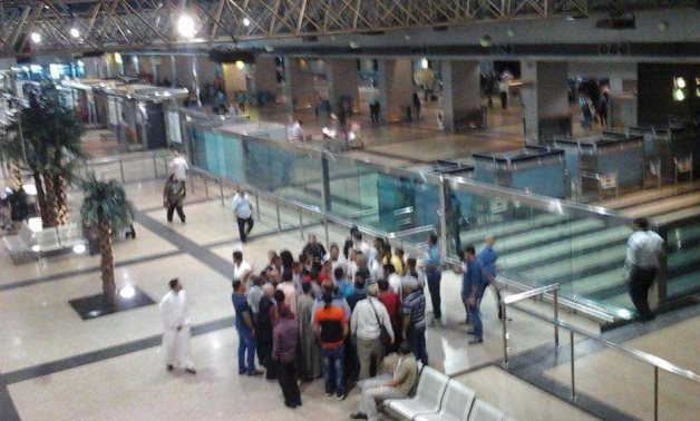 72 راكبا يحررون محاضر ضدد الخطوط الأردنية بمطار القاهرة بعد تخلف حقائبهم
