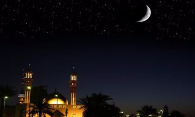 البحوث الفلكية: تعذر رؤية هلال رمضان لتحمل الهواء بذرات بخار وأتربة