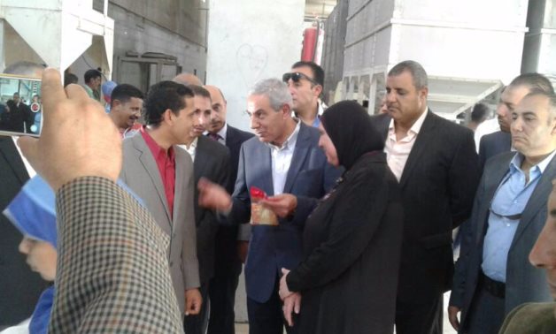 النائب سمير رشاد يطالب وزير الصناعة بتقنين أوضاع 15مصنع بسمالوط وتوصيل المرافق لهم