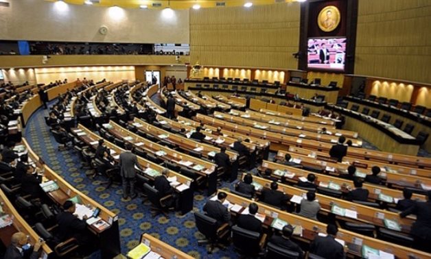 برلمان تايلاند يقر قانونا قد يضمن دورا للجيش فى السياسة لفترة طويلة