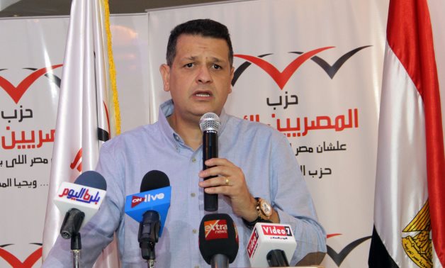 طارق رضوان بمؤتمر "المصريين الأحرار": الحزب ينتقل من محطة لأخرى.. ولا تزايدوا علينا