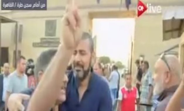 بالفيديو.. الإفراج عن 502 محبوس من سجن طرة بعد العفو الرئاسى
