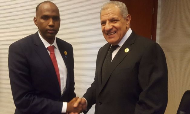 إبراهيم محلب لرئيس وزراء الصومال: مصر ملتزمة بدعم بلادكم
