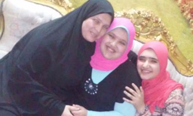 والدة الطالبة آية طارق الثانية مكرر: "أول مرة أفرح منذ وفاة زوجى"