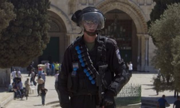 استشهاد فلسطينيين وإصابة 3 من شرطة الاحتلال فى اشتباك مسلح داخل الاقصى