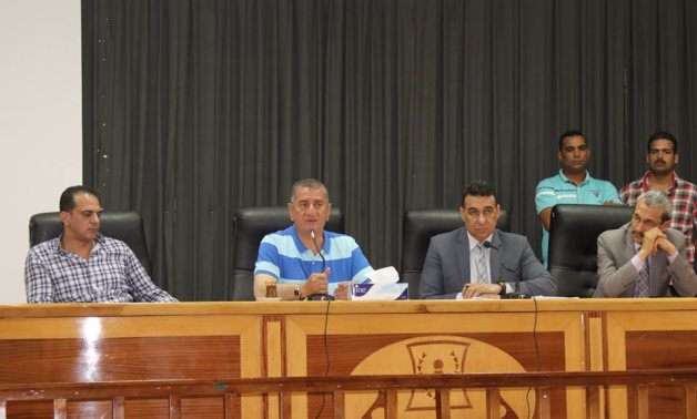 أمين سر "طاقة البرلمان" ومحافظ كفر الشيخ يعقدان اجتماعًا لمتابعة إزالة التعديات على الأرضى الزراعية
