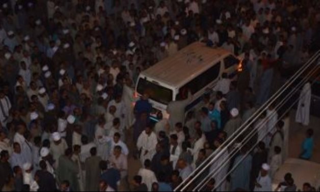 المئات يشيعون جثمان النائب هرقل وفقى فى مسقط رأسه بمدينة جرجا