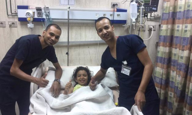 بالصور.. مستشفى "رأس سدر" تنقذ طفلة تعرضت للغرق وتوقف عضلة القلب