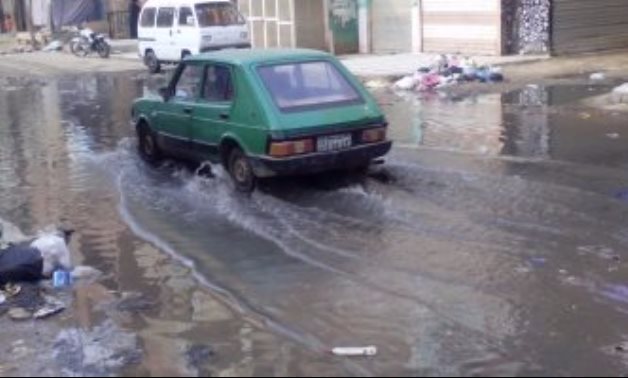"فينك يا حكومة".. استمرار طفح مياه المجارى فى شارع سيف الإسلام بالإسماعيلية