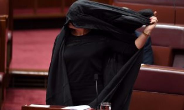 نائبة أسترالية ترتدى البرقع فى البرلمان ضمن حملتها لحظره