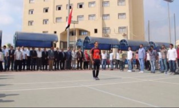 بالصور.. رئيس جامعة كفر الشيخ ونواب البرلمان والعمداء والطلاب يؤدون تحية العلم