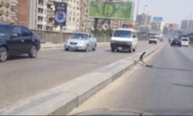 شكوى من حواجز حديدية بارزة تهدد سلامة المواطنين على كوبرى 15 مايو