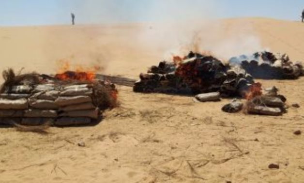 القوات المسلحة تدمر 4 أوكار إرهابية بوسط سيناء وضبط شخصين قبل زراعة عبوات ناسفة