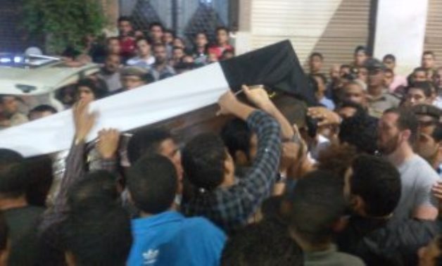 بالصور.. تشييع جثمان الرائد أحمد عبد الباسط بجنازة عسكرية فى المنوفية