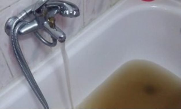 صحافة المواطن.. تلوث مياه الشرب فى المريوطية بالجيزة (فيديو)