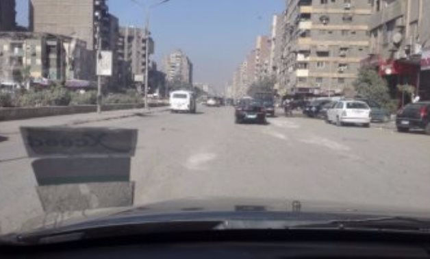 صور.. أهالى العمرانية فى الجيزة يطالبون برصف الشارع الرئيسى