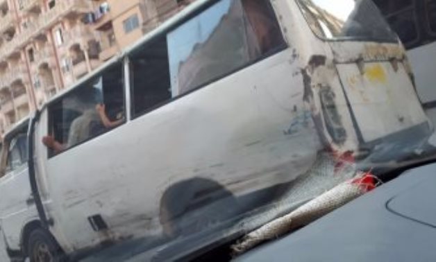 صور.. سيارات السرفيس فى شوارع الإسكندرية بدون لوحات معدنية