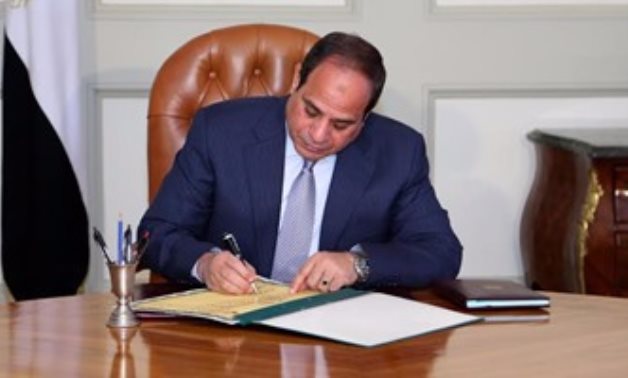 الرئيس السيسي يصل الإسماعيلية لافتتاح عدد من المشروعات بمدن القناة