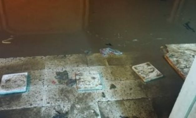 غرق شارع الشط البحرى بالفيوم بمياه الصرف الصحى ومطالب بشفطها