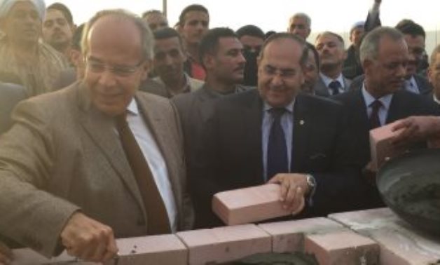 صور.. وزير التنمية المحلية يضع حجر أساس مجمع الأثاث بسوهاج بتكلفة 450 مليون جنيه