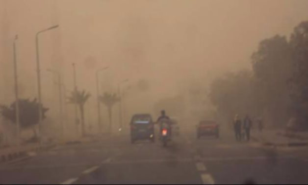 استمرار حالة الطوارئ بمحافظات مصر بسبب العاصفة الترابية والتقلبات الجوية