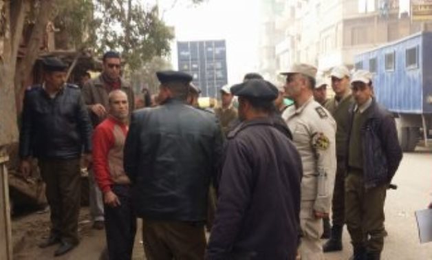 صور.. شرطة مرافق الغربية تشن حملات لإزالة الاشغالات بمدينة زفتى