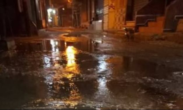 اضبط مخالفة.. مياه الشرب تغرق شوارع مدينة الإبراهيمية بالشرقية.. صور