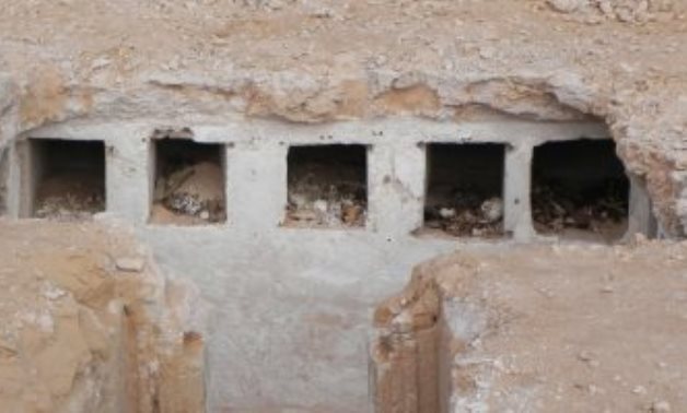الآثار تكتشف مقبرة منحوتة فى الصخر من القرن الأول الميلادى فى العلمين