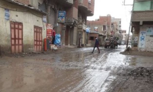 قارئ يطالب بتدخل المسئولين لشفط مياه الأمطار بعد غرق شوارع منية النصر