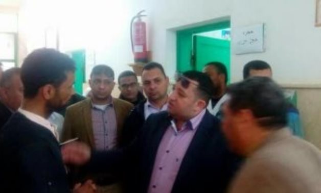 النائب تامر عبد القادر يتفقد مستشفى الداخلة العام بعد انهيار جزء منه