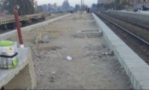 صور.. مطالب ببناء سور حول محطة قطار أبو تيج بأسيوط لحماية المواطنين