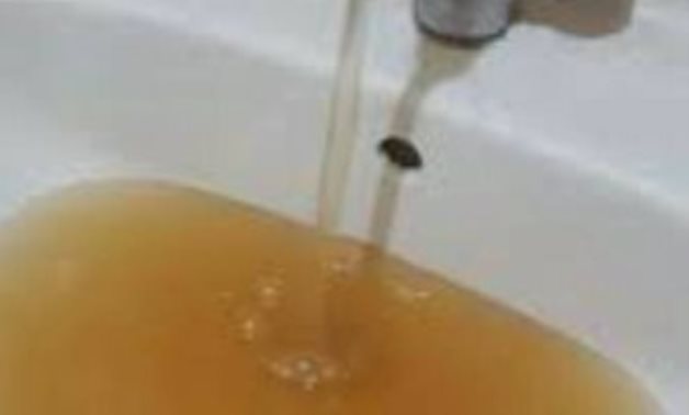 صحافة المواطن.. شكوى من اختلاط مياه الشرب بالصرف الصحى فى كفر الدوار