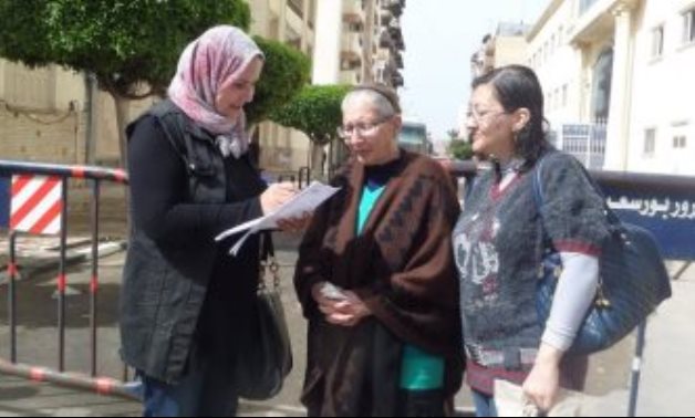 صور.. "قومى المرأة" ببورسعيد يحث السيدات على المشاركة بانتخابات الرئاسة