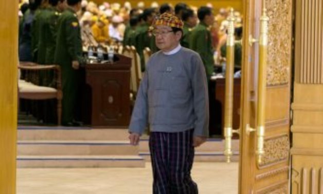  صور.. رئيس مجلس النواب فى ميانمار يقدم استقالته