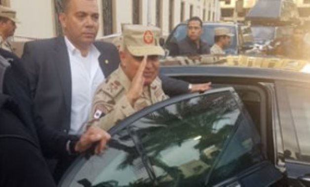 فيديو وصور.. وزير الدفاع يتفقد اللجان الانتخابية بالدقى والعجوزة