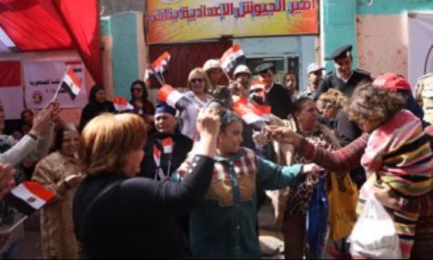 سيدات يحتفلن بالانتخابات بالرقص على أنغام "أبو الرجولة" بالمعصرة