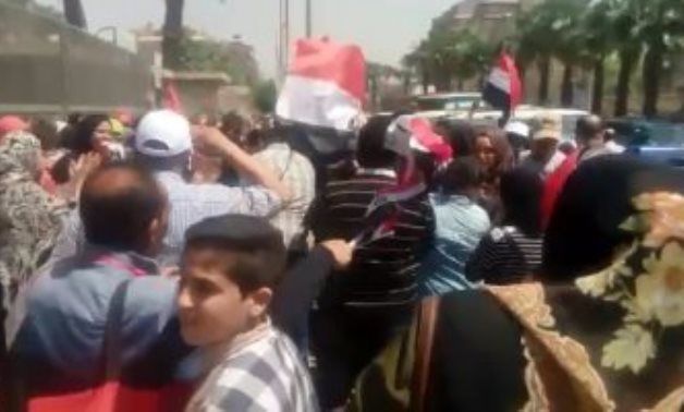 مسيرة نسائية تجوب شارع الهرم وتتجه للتصويت بانتخابات الرئاسة