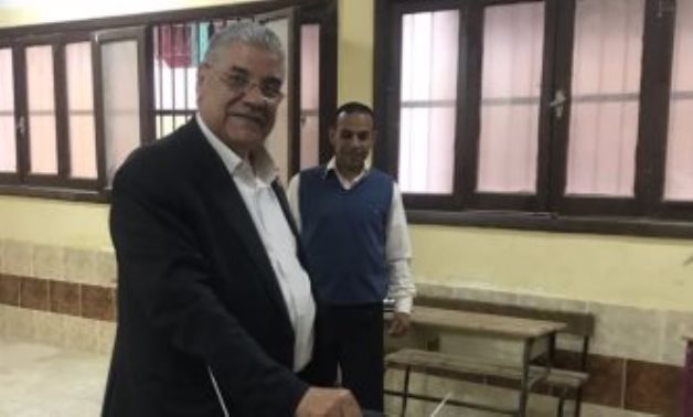 صور.. النائب محمود الصعيدى يدلى بصوته فى الانتخابات الرئاسية بأوسيم