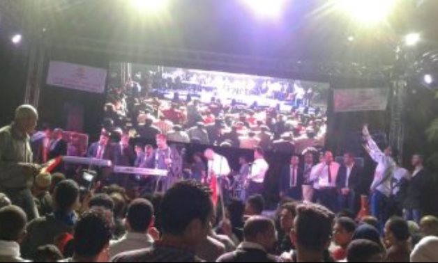 الآلاف يحتفلون بفوز السيسى على نغمات الأغانى الوطنية بميدان روكسى