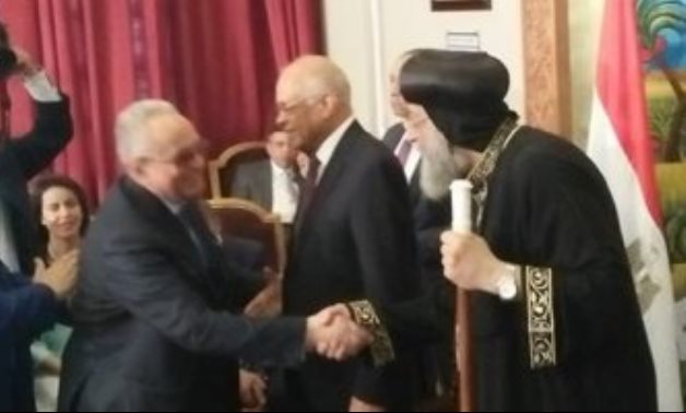 صور.. رئيس حزب الوفد يزور البابا تواضروس لتقديم التهنئة بعيد القيامة