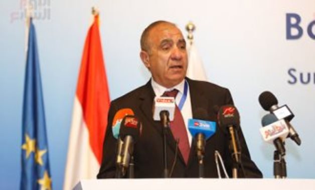 وزير التنمية المحلية: القاهرة لم تغرق فى شبر مايه ودول العالم تتعرض لسيول