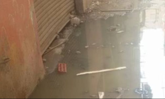 شكوى من غرق شوارع عزبة بلبل فى بنى سويف بمياه الصرف الصحى